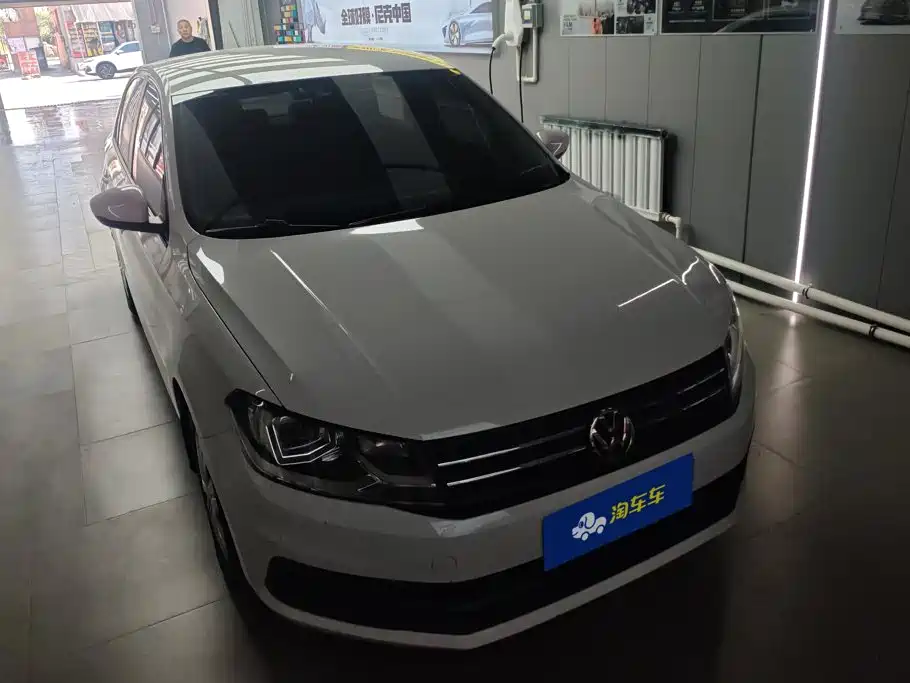 Volkswagen Santana — миниатюра 2