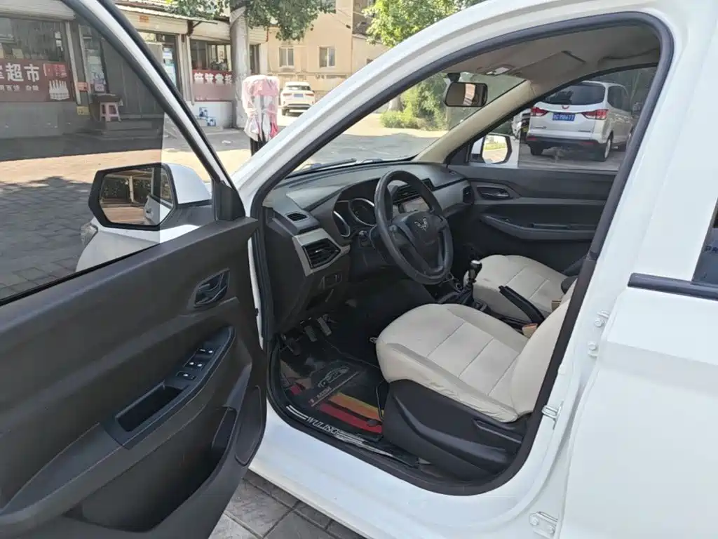Wuling Hongguang — миниатюра 16