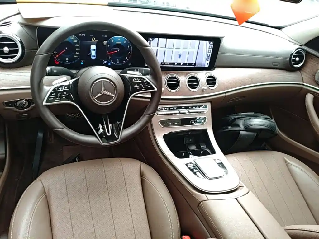 Mercedes-Benz E-Class — миниатюра 10