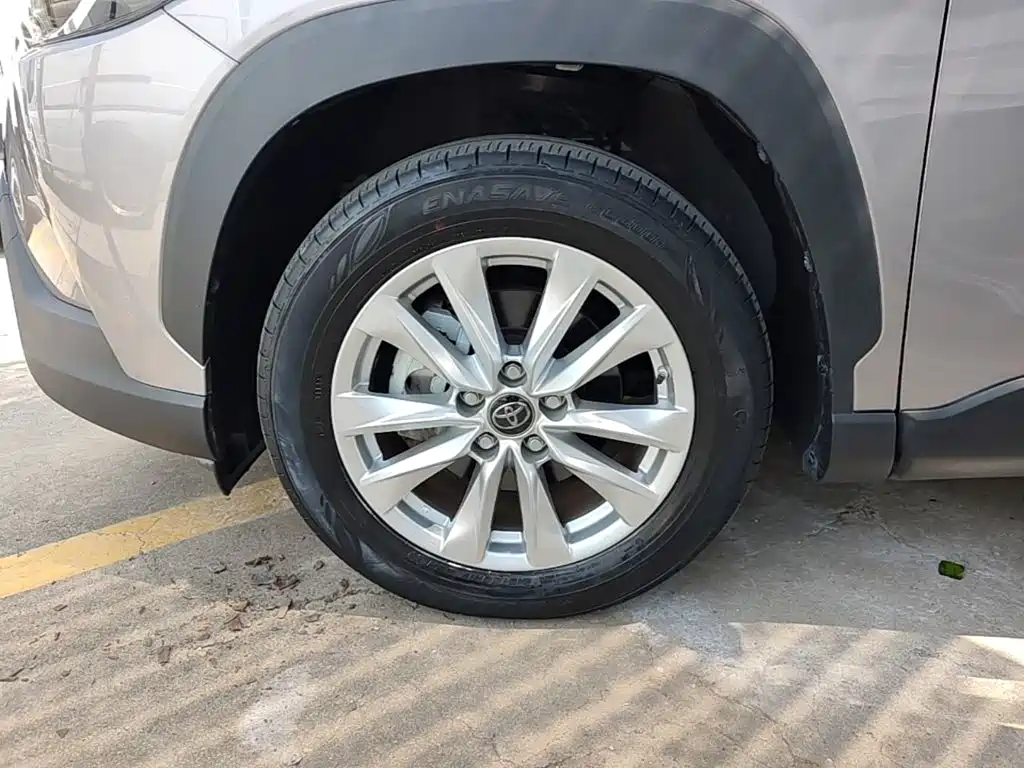 Toyota Corolla Cross — миниатюра 23