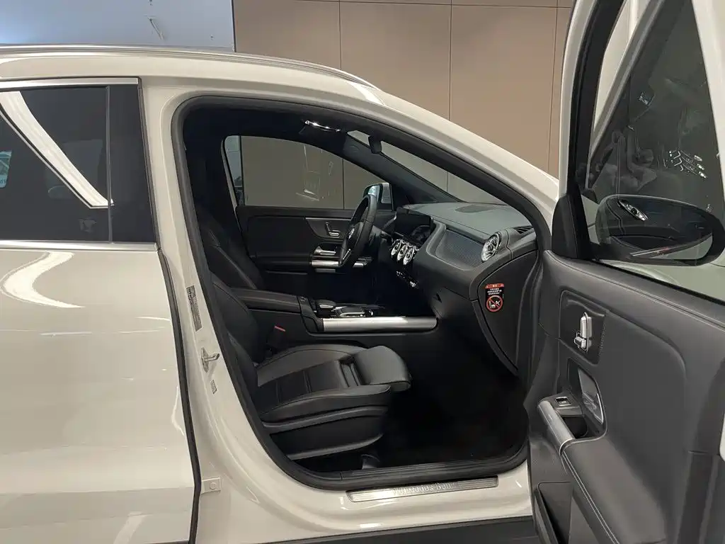 Mercedes-Benz GLA — миниатюра 18