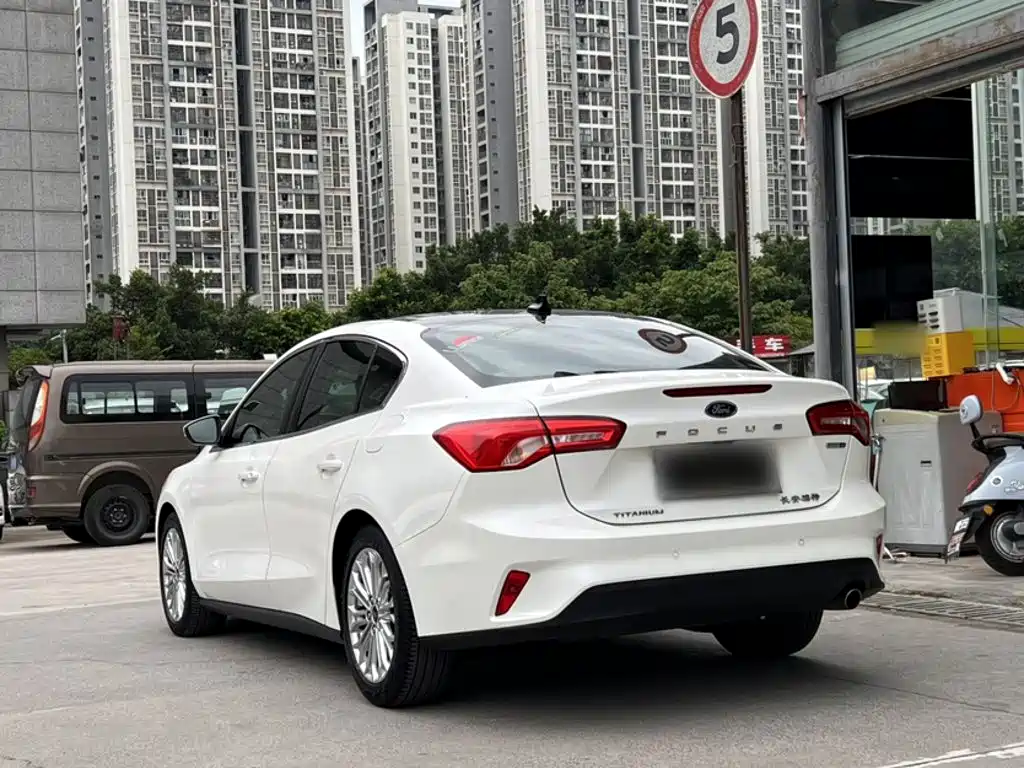 Ford Focus — миниатюра 5