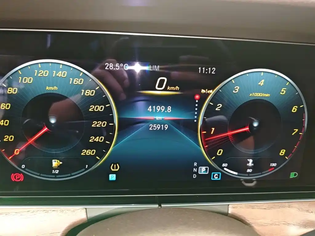 Mercedes-Benz E-Class — миниатюра 12