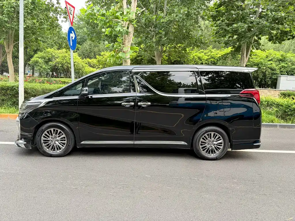 Toyota Alphard 2018 3.5L Luxury