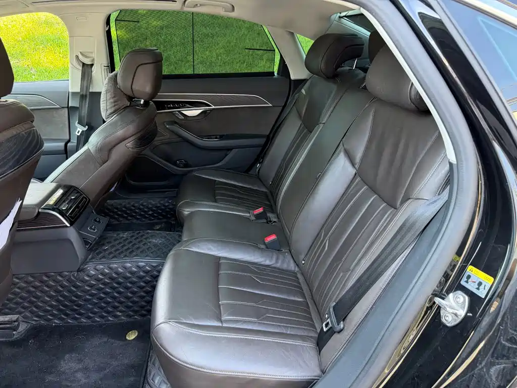 Audi A8 — миниатюра 12