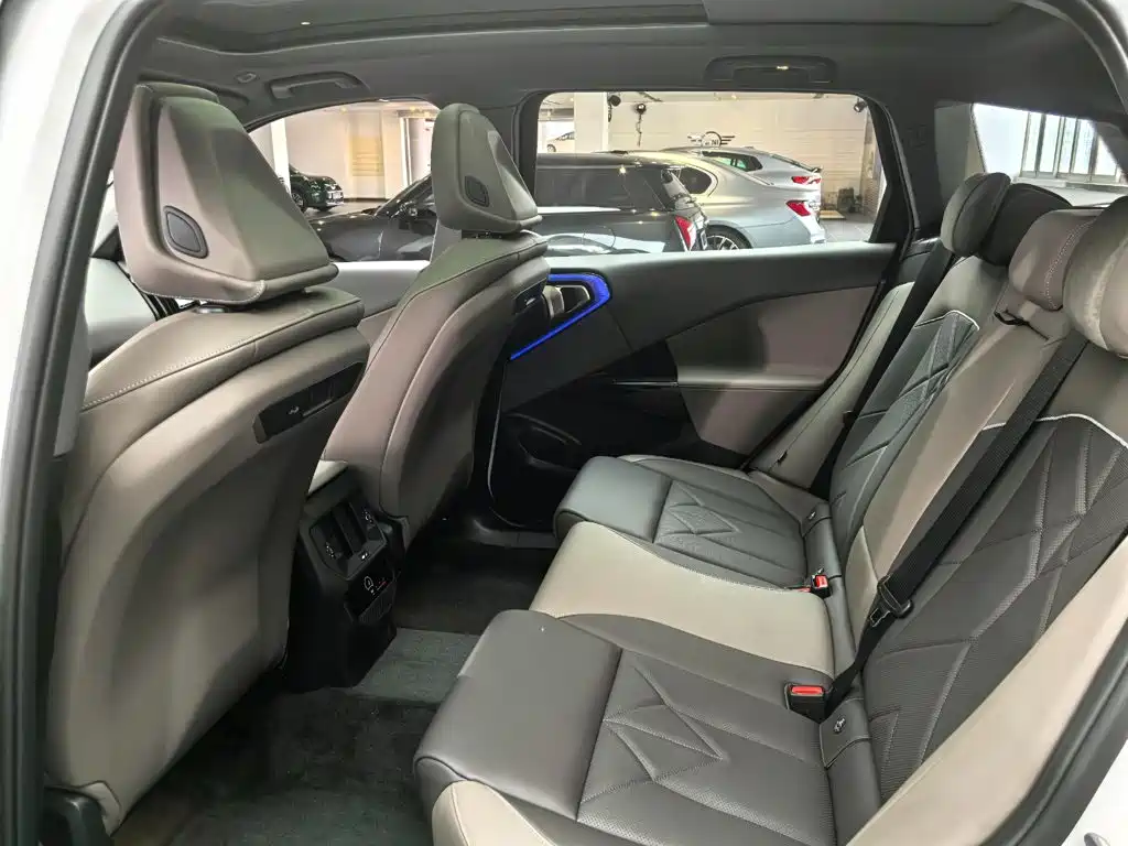 BMW X3 — миниатюра 9