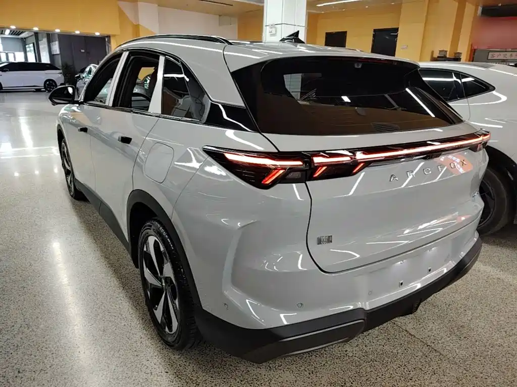 ARCFOX Alpha T5 — миниатюра 5
