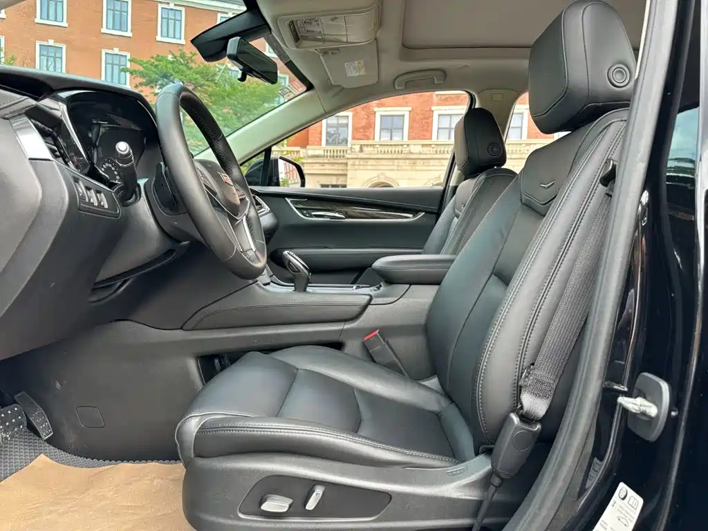 Cadillac XT5 — миниатюра 6