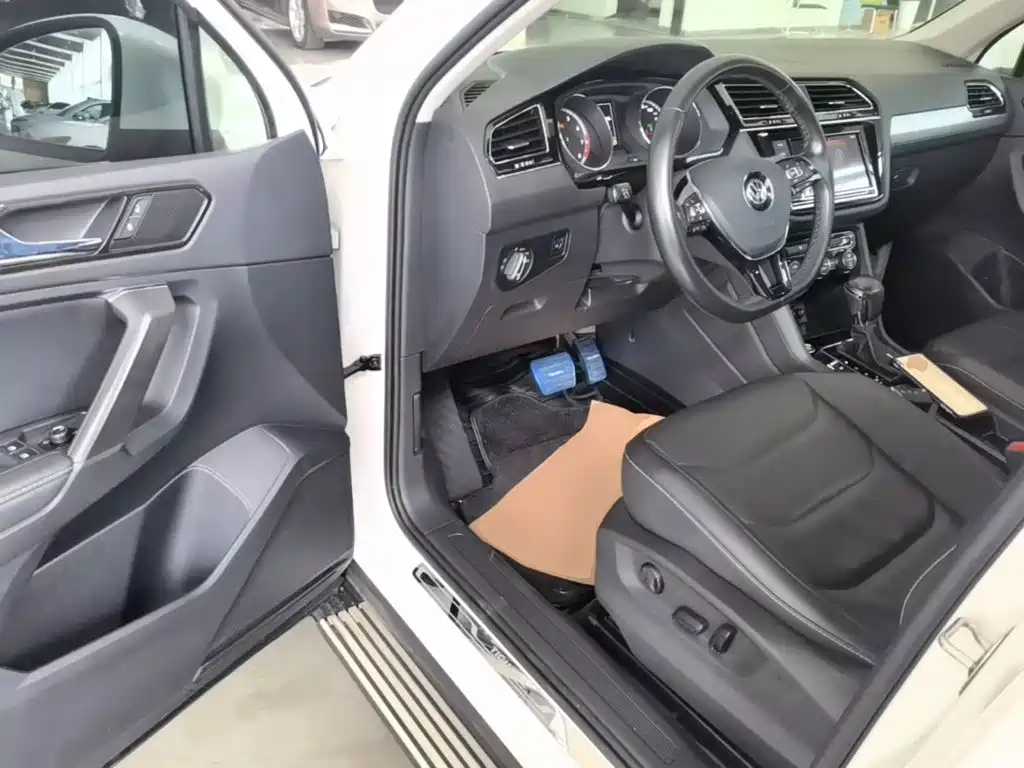Volkswagen Tiguan L — миниатюра 16
