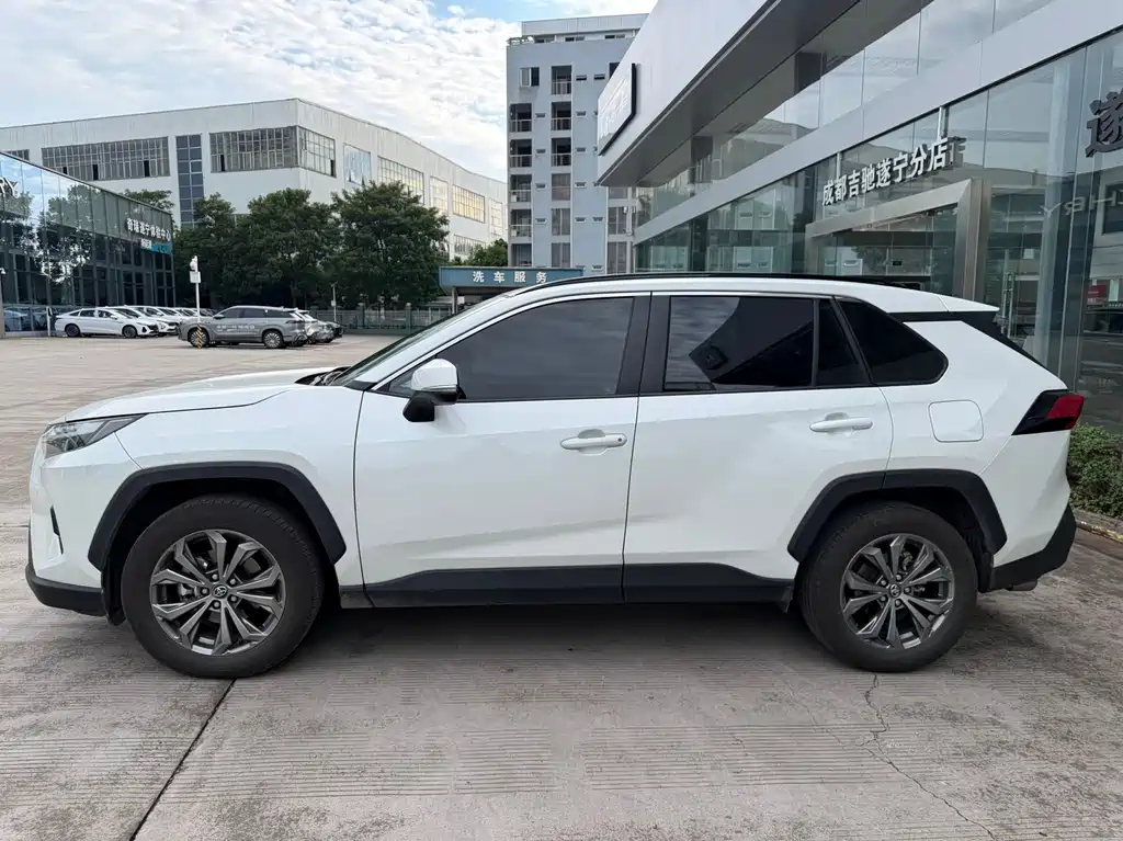 Toyota RAV4 — миниатюра 8