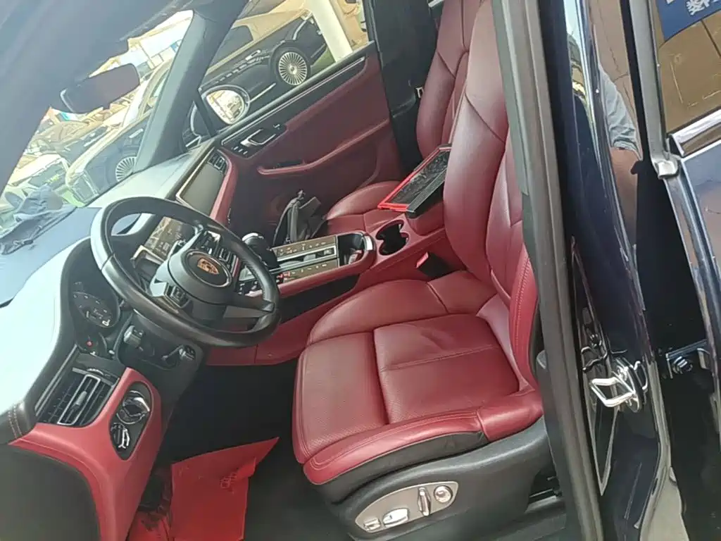 Porsche Macan — миниатюра 15
