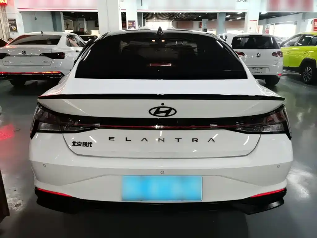 Hyundai Elantra — миниатюра 6