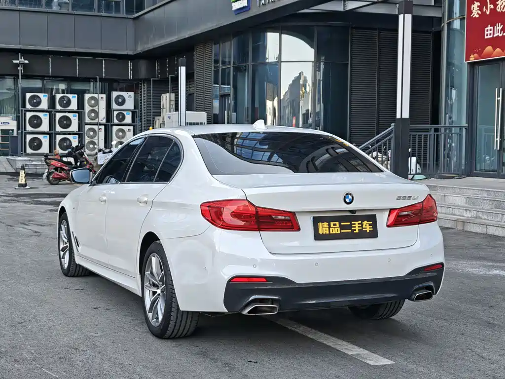 BMW 5 SERIES