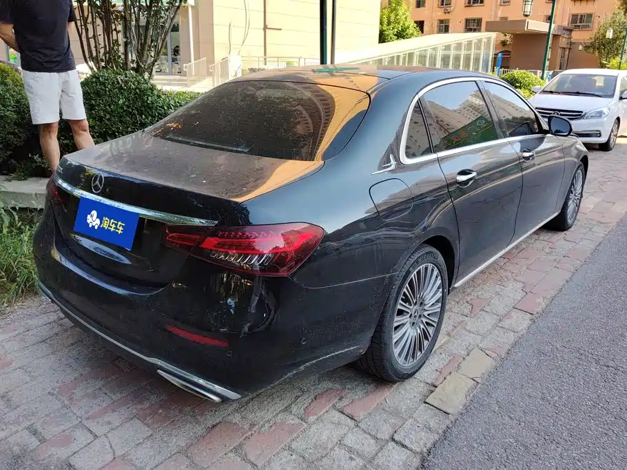 Mercedes-Benz E-Class — миниатюра 3