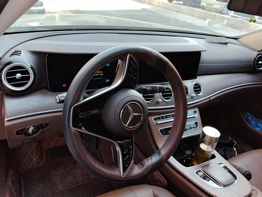 Mercedes-Benz E-Class — миниатюра 12