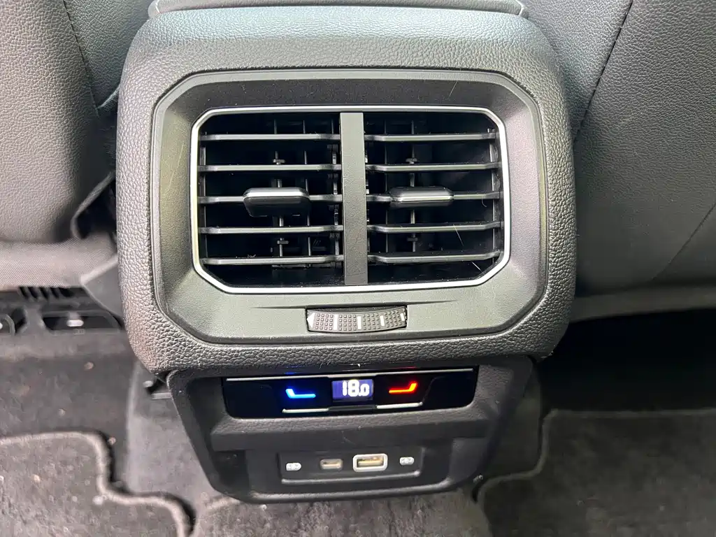 Volkswagen Tiguan L — миниатюра 15