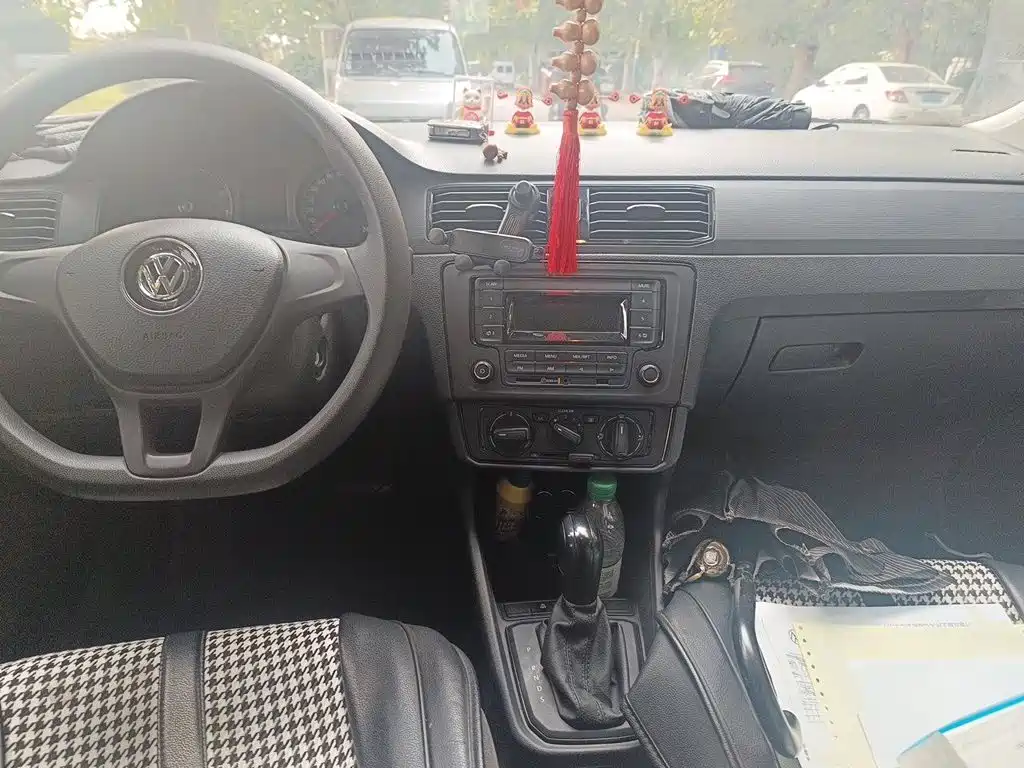 Volkswagen Santana — миниатюра 5