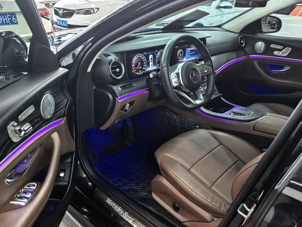 Mercedes-Benz E-Class — миниатюра 13