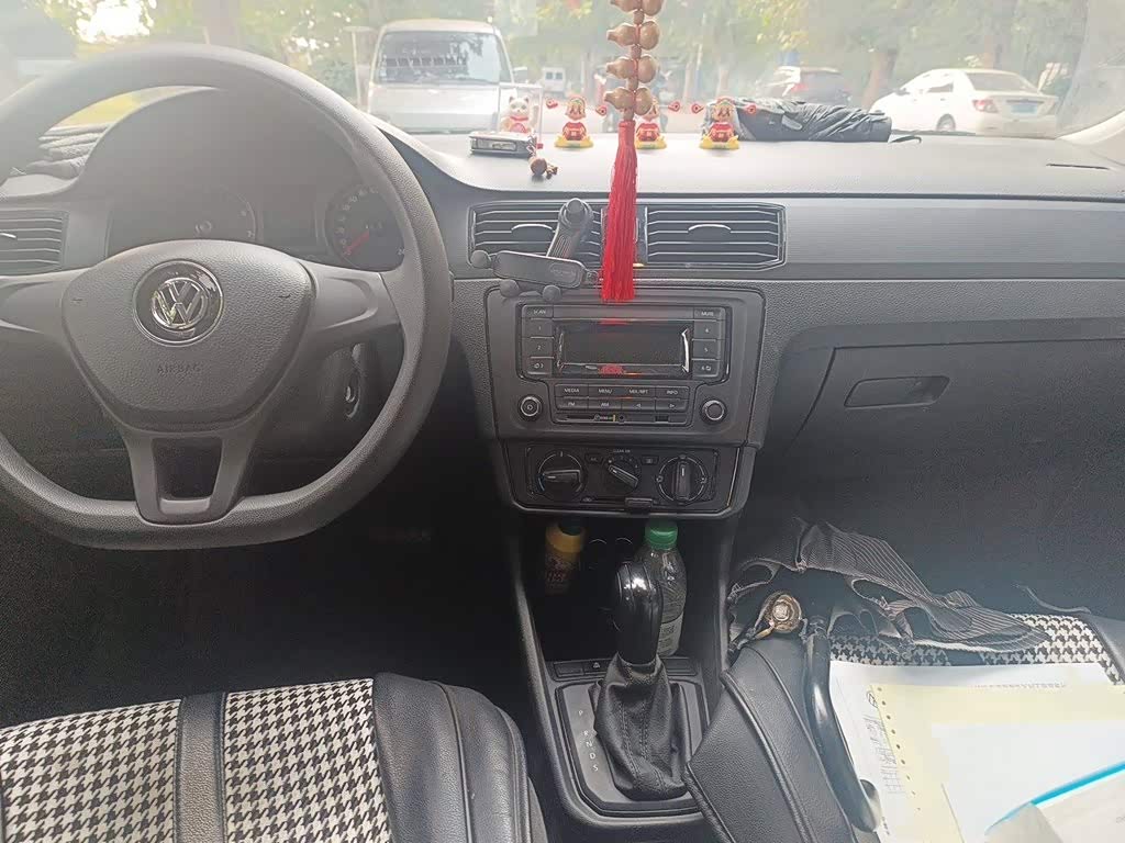 Volkswagen Santana 1.5 л 2022 г. Белый, пробег 32900 км