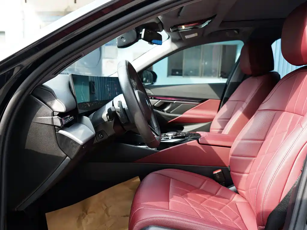 BMW 5 Series — миниатюра 5