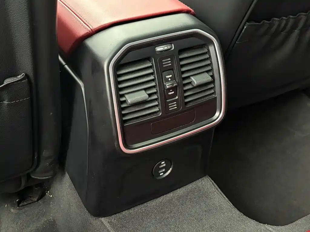 Porsche Macan — миниатюра 20