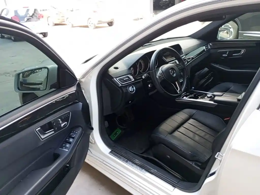 Mercedes-Benz E-Class — миниатюра 16