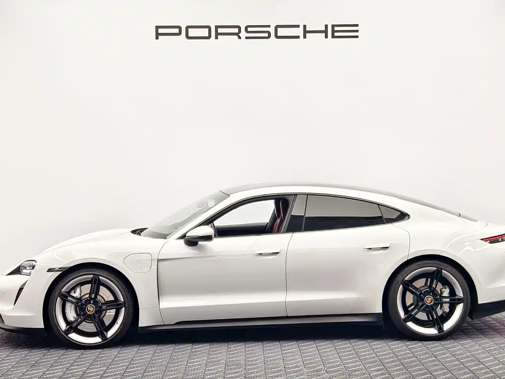 Porsche Taycan — миниатюра 4