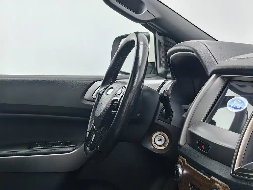 Ford Everest — миниатюра 22