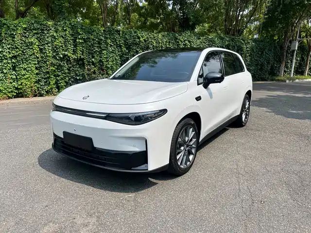 Leapmotor C10