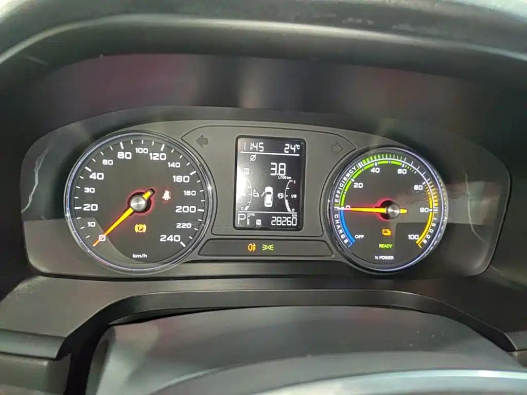 Roewe i6 New Energy — миниатюра 12