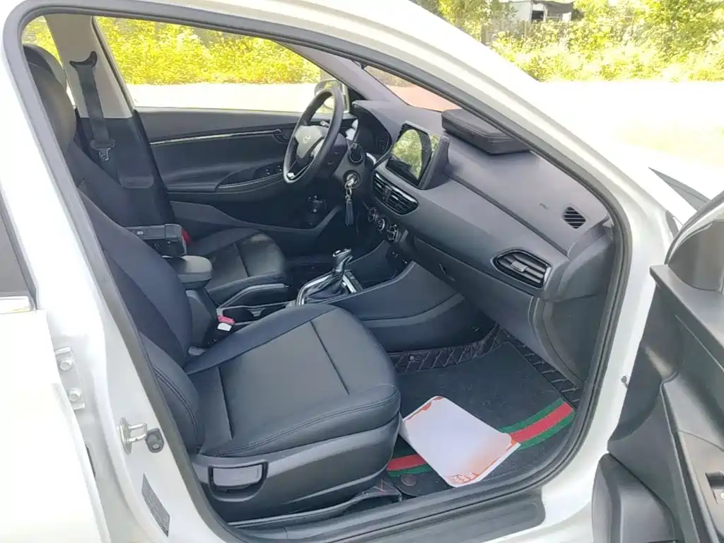 Hyundai Elantra — миниатюра 25