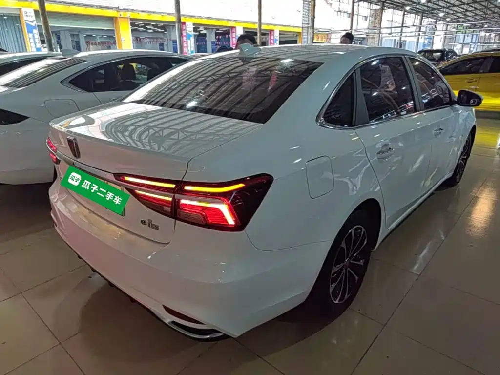 Roewe i6 New Energy — миниатюра 7