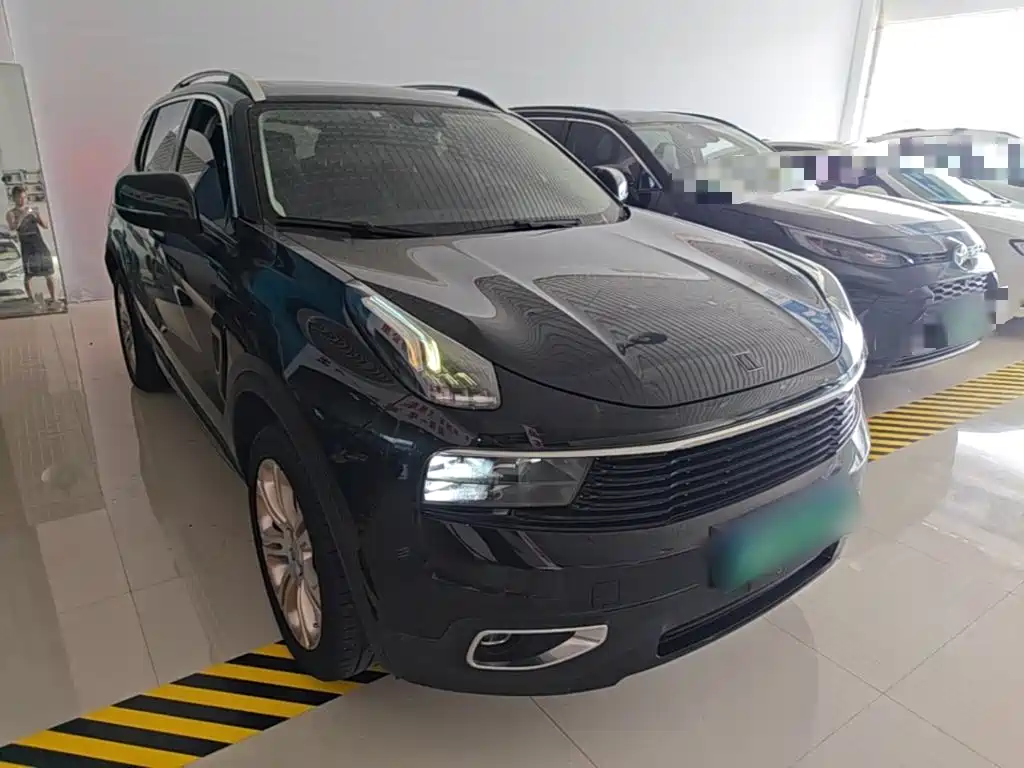 Lynk & Co 01 — миниатюра 4
