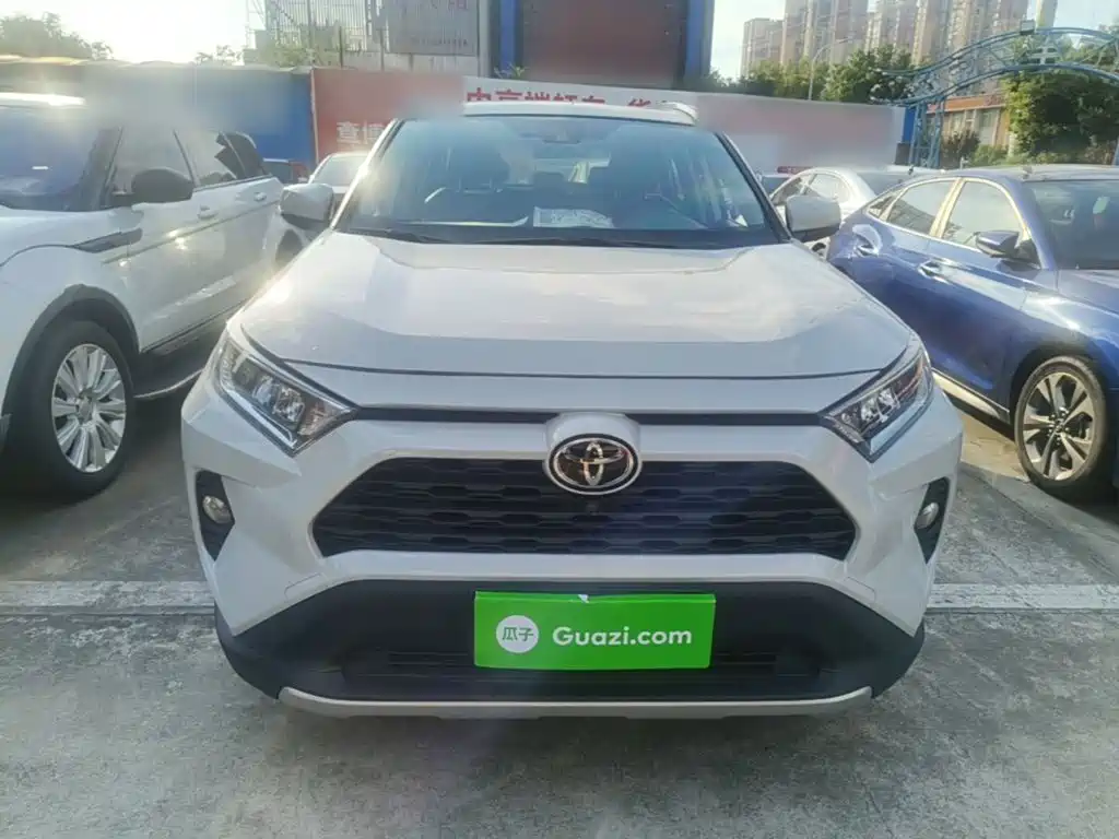 Toyota RAV4 — миниатюра 3