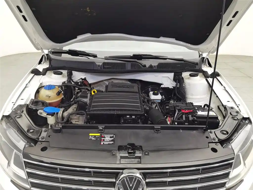 Volkswagen Lavida 2015 1.6L AT Comfort