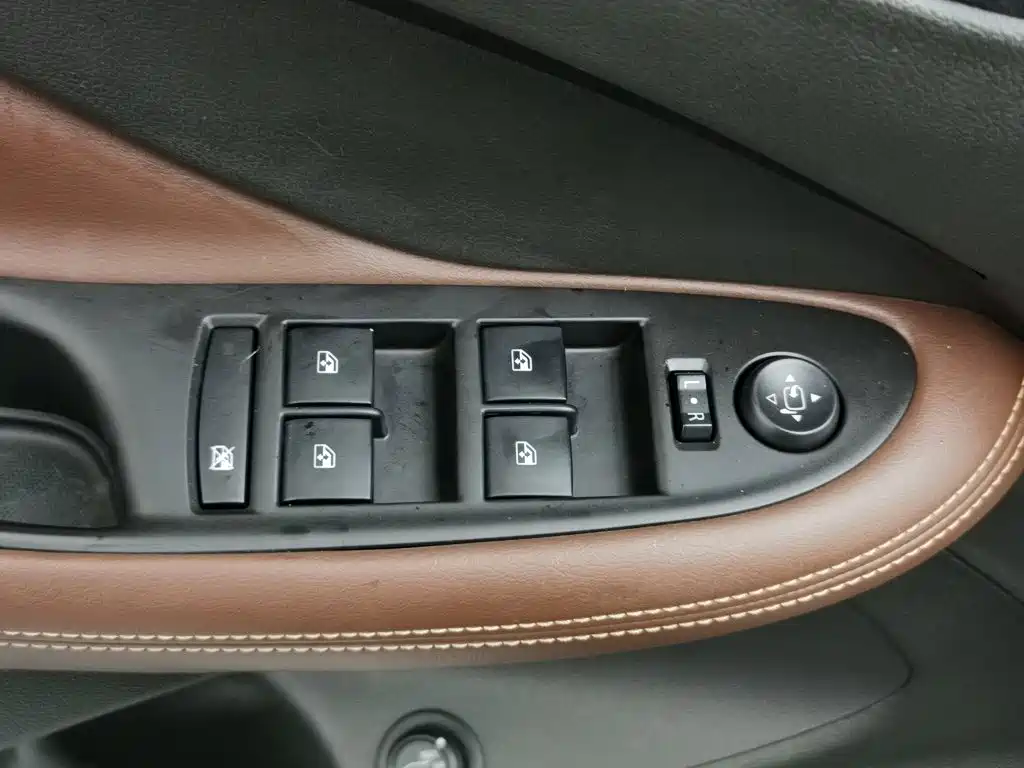 Buick Envision Plus — миниатюра 9