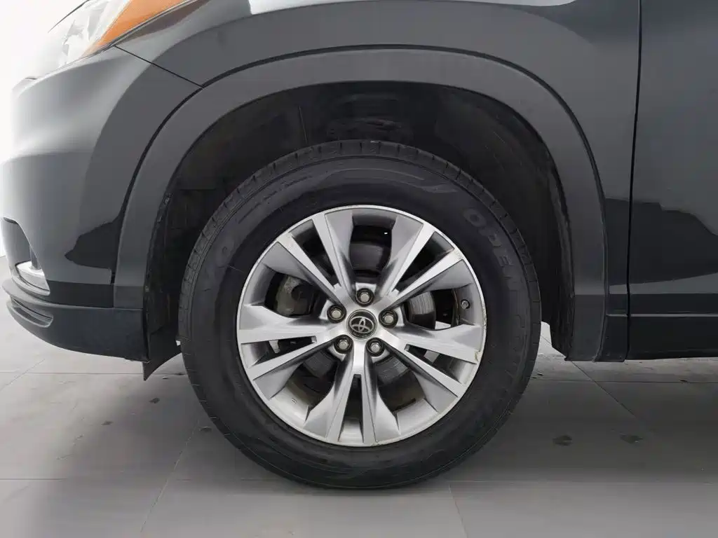 Toyota Highlander — миниатюра 17