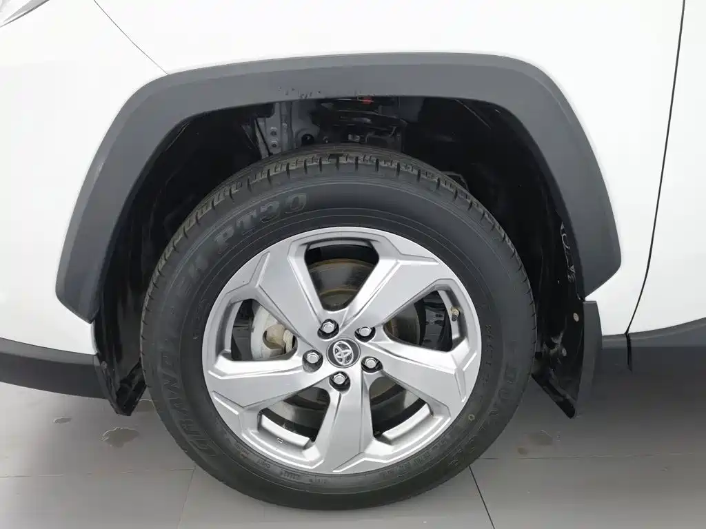 Toyota RAV4 — миниатюра 17