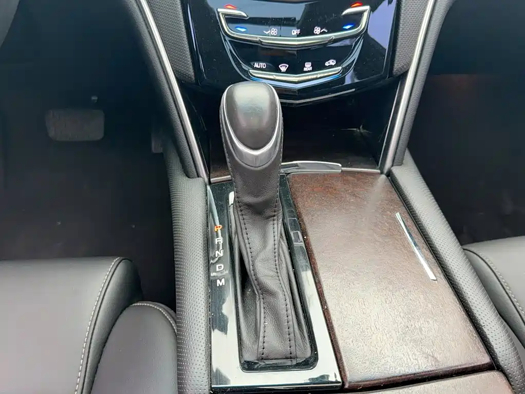 Cadillac XTS 2018 28T