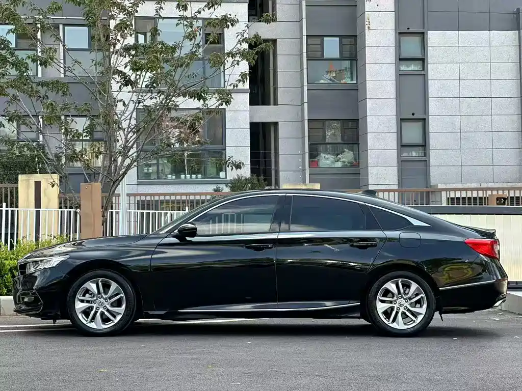 Honda Accord — миниатюра 7
