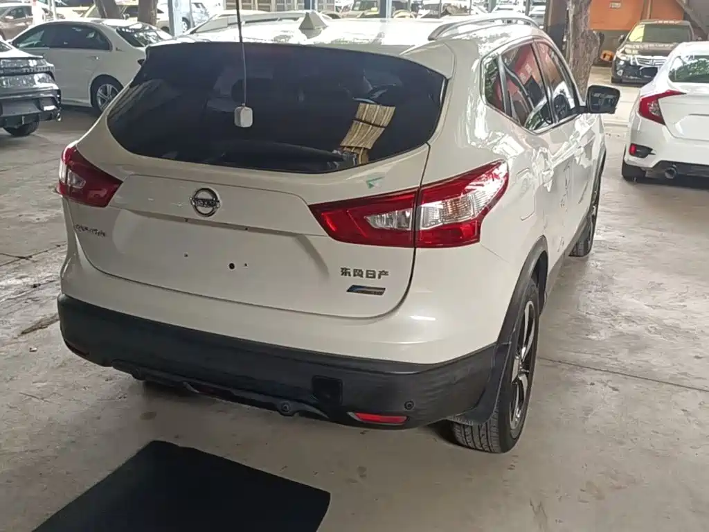 Nissan Qashqai — миниатюра 7