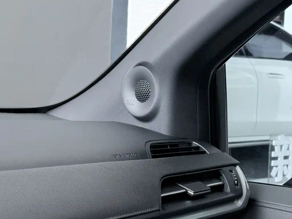 Toyota Sienna — миниатюра 21