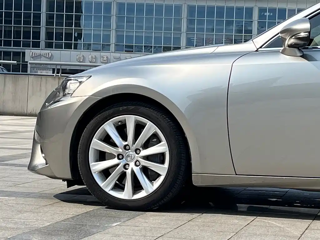 Lexus IS — миниатюра 8