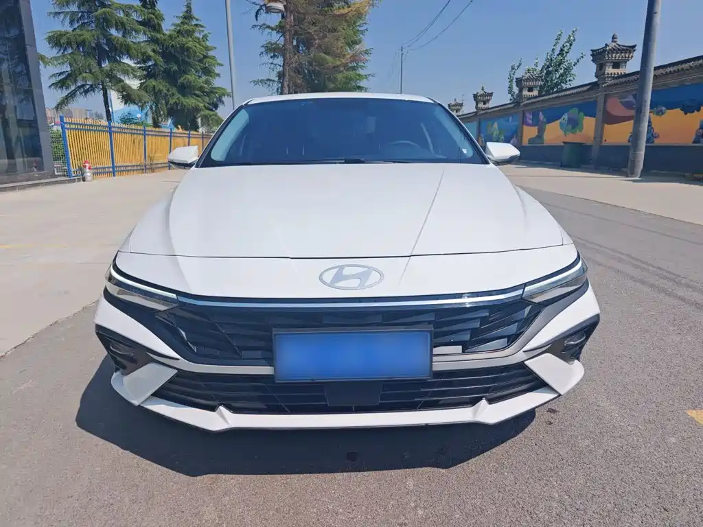 Hyundai Elantra — миниатюра 7