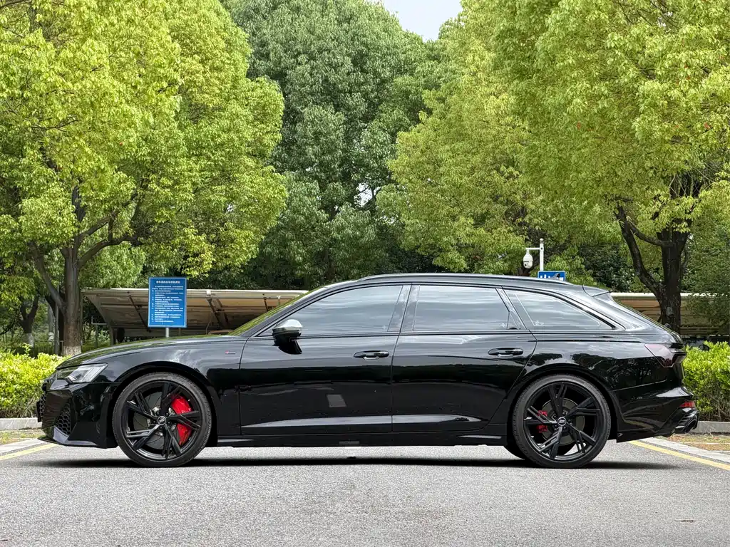 Audi A6 2024 Avant 45 TFSI