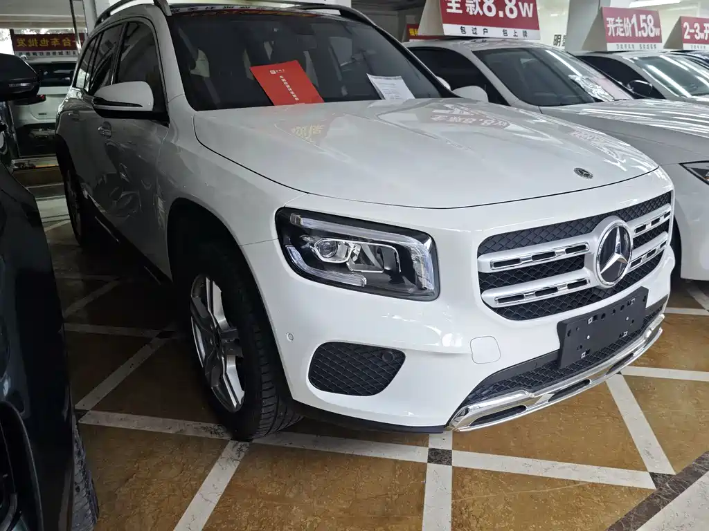 MERCEDES-BENZ GLB