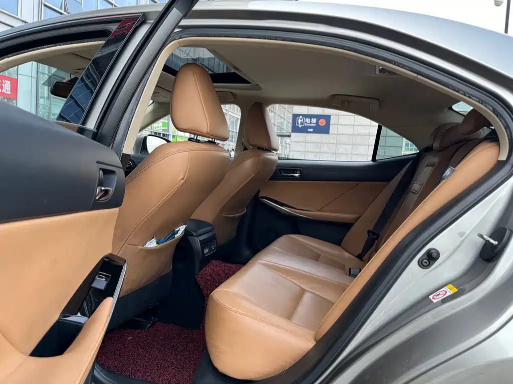 Lexus IS — миниатюра 14