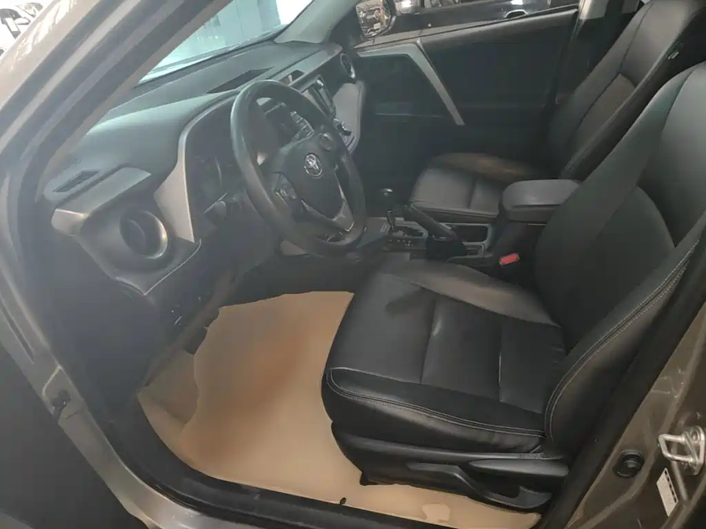Toyota RAV4 — миниатюра 15