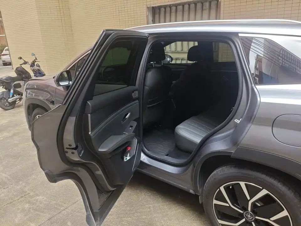 BYD L DM-i — миниатюра 3