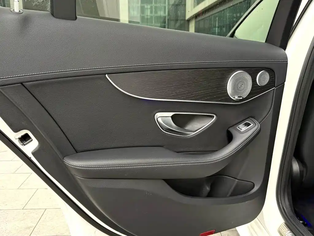 Mercedes-Benz C-Class — миниатюра 9
